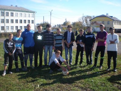Учащиеся политехнической школы продемонстрировали стремление к здоровому образу жизни на футбольном поле