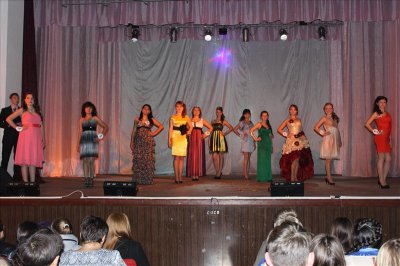 Во Дворце культуры г.Канаш состоялся городской конкурс «Мисс Осень – 2012»