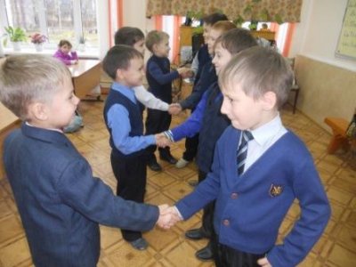 Во Всемирный день приветствий для первоклассников школы №1 прошло внеклассное мероприятие "Поприветствуем друг друга, играючи!»