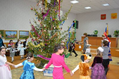 Канашский район: новогодняя елка получилась яркой и волшебной