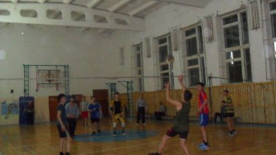 Состоялся турнир по волейболу между молодежью и ветеранами